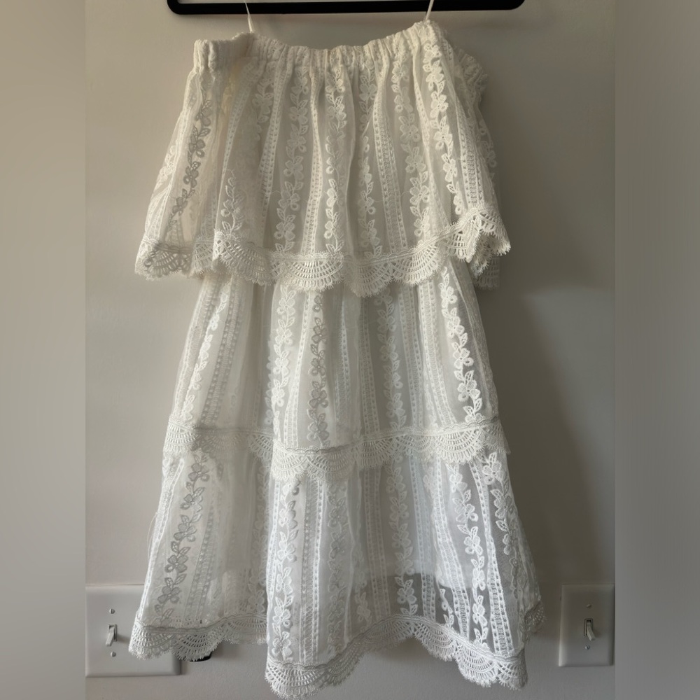 NWOT Callie Mae Lace Strapless Dress Size M